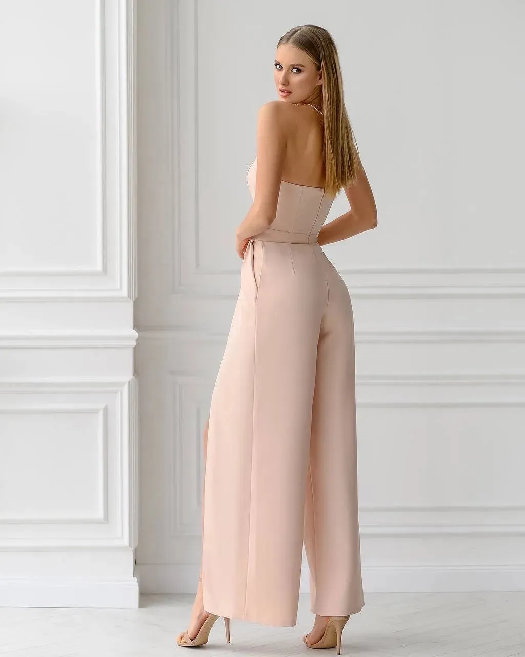 Beige jumpsuit "Luxe split leg"
